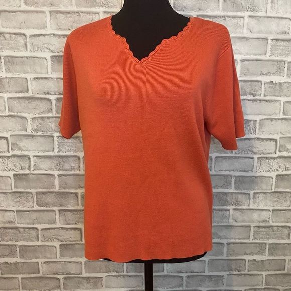 Laura Scott Top - Picture 1 of 4